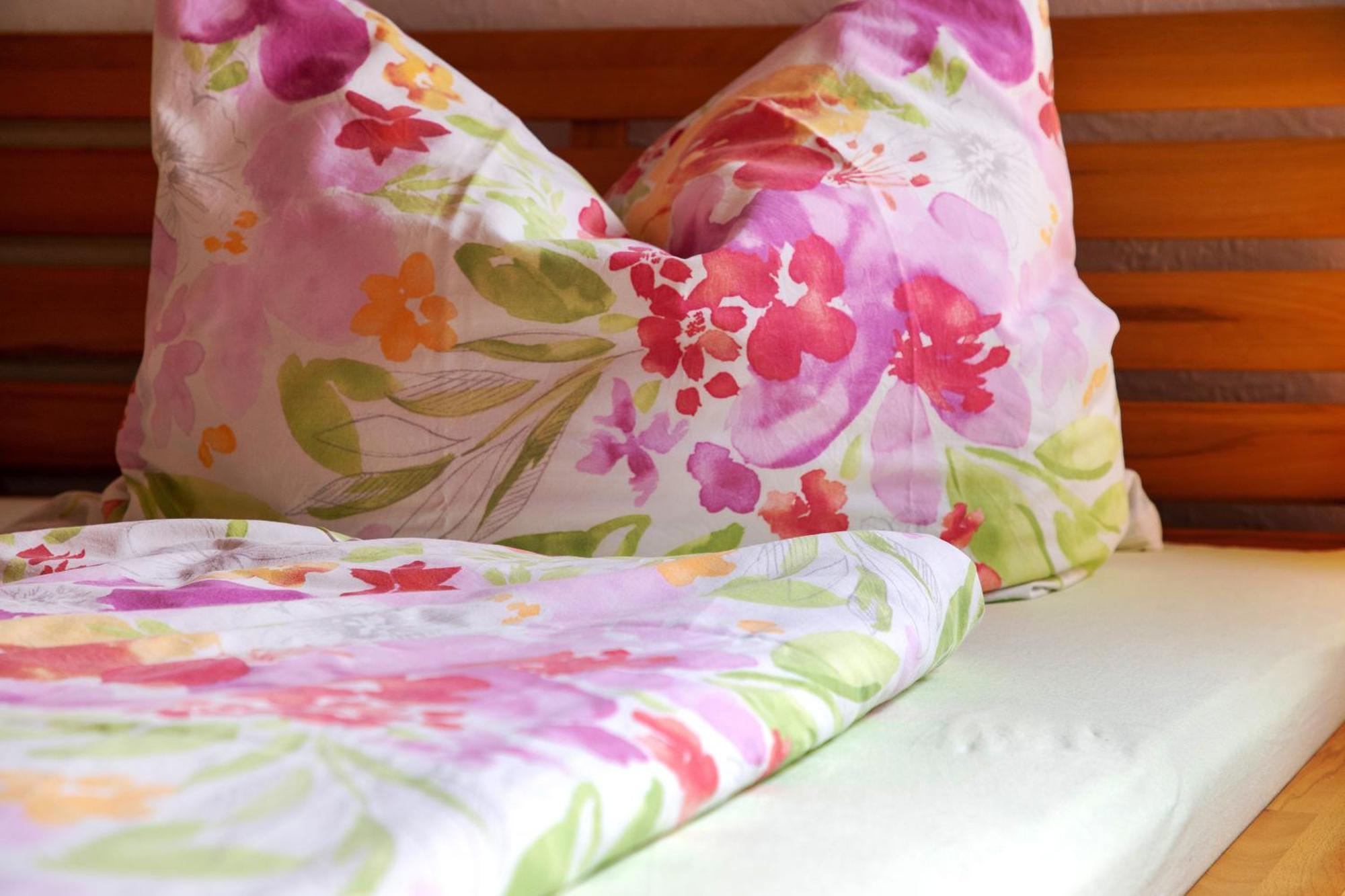Ferienwohnung Fernsicht Zwiefalten エクステリア 写真