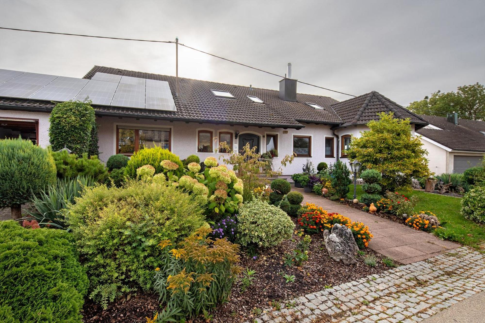 Ferienwohnung Fernsicht Zwiefalten エクステリア 写真