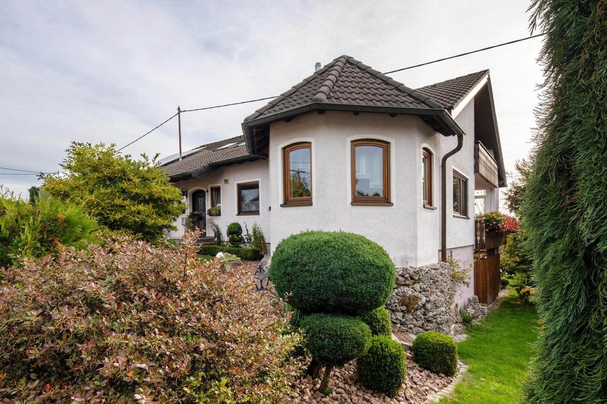 Ferienwohnung Fernsicht Zwiefalten エクステリア 写真
